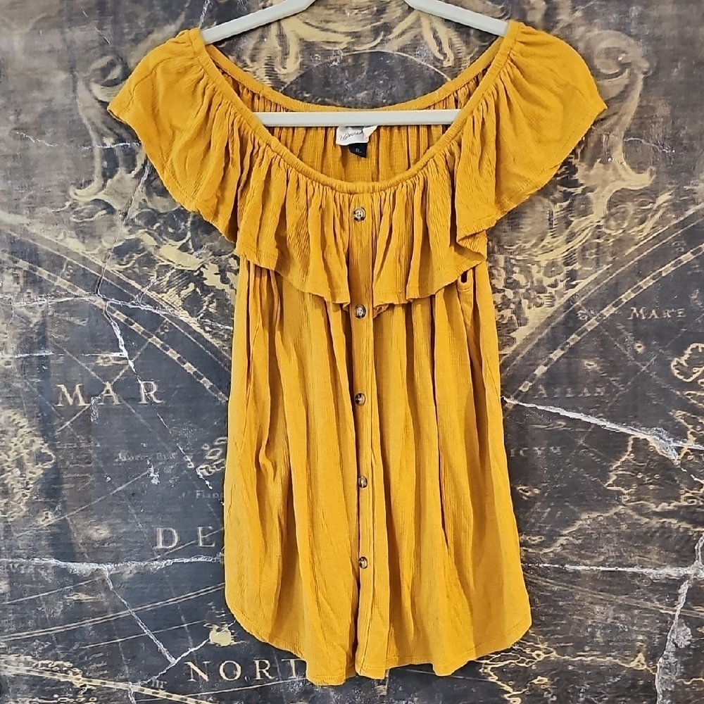 Universal Thread Gold Ruffled Puff Sleeve Blouse
